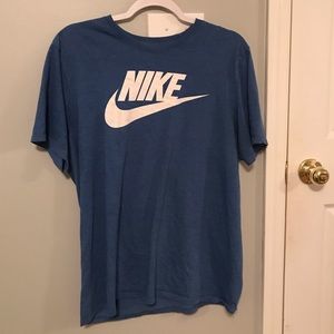 💙blue Nike t-shirt